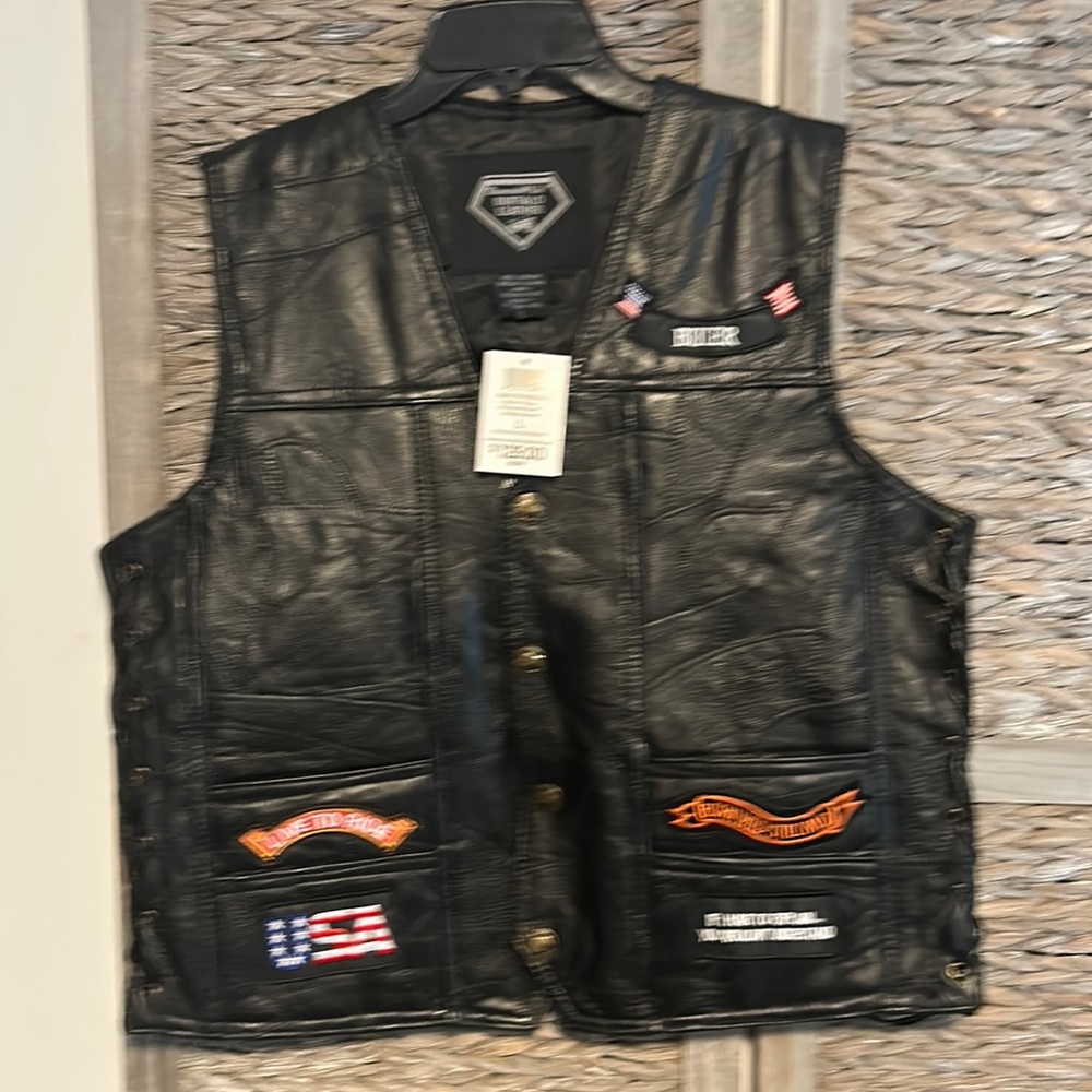 Mens Black leather vest new with tags size large